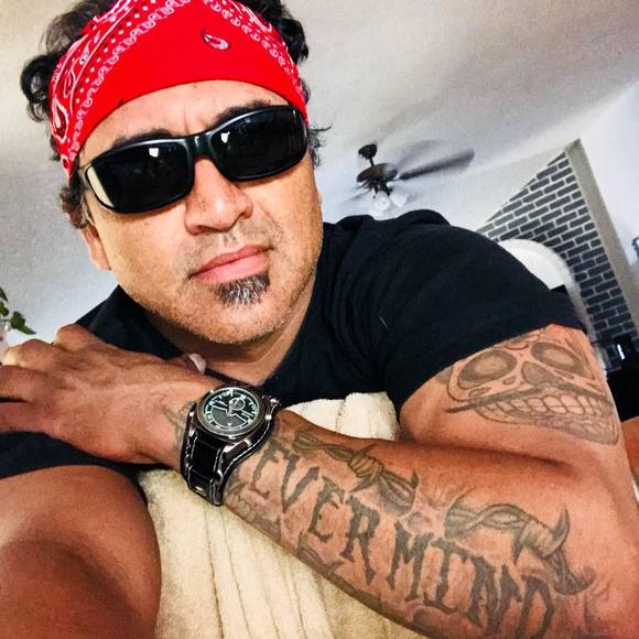 Meet your Posher, Efrain eeffs - Picture 1 of 1